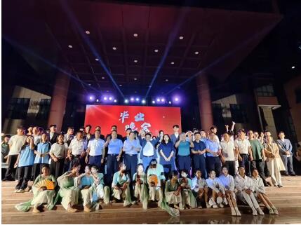 校长领舞压轴献唱，力明学院2024年毕业晚会超燃超暖