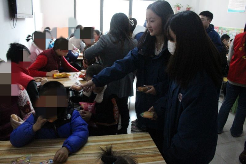 学雷锋精神 展力明风采| 力明中职爱心团队开展关爱特殊儿童行动