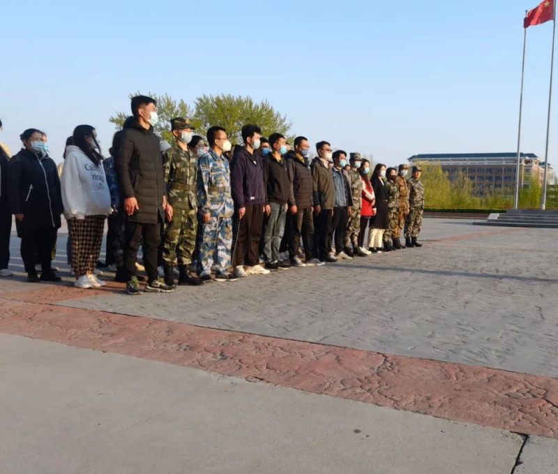 美丽的坚守：“我的学生在，我要留下！”力明辅导员情暖“疫”线