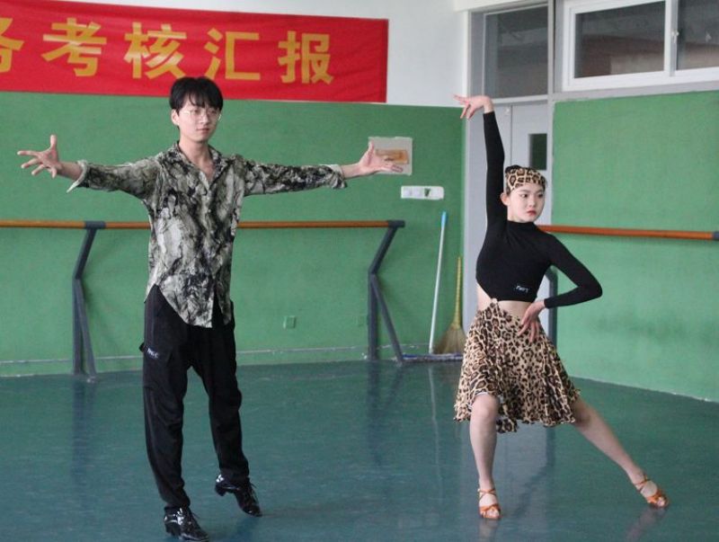 汗水见证成长丨力明学院艺术学院月考暨汇报演出圆满结束