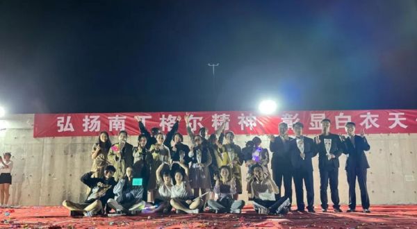 “南丁格尔”节日快乐！我院举办庆祝第 111个国际护士节文艺晚会