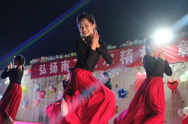 “南丁格尔”节日快乐！我院举办庆祝第 111个国际护士节文艺晚会