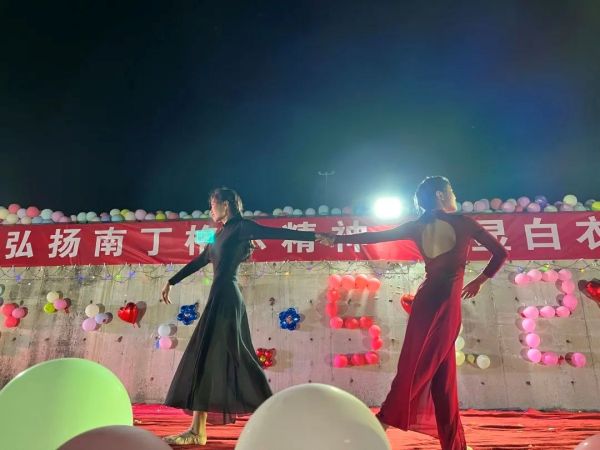 “南丁格尔”节日快乐！我院举办庆祝第 111个国际护士节文艺晚会