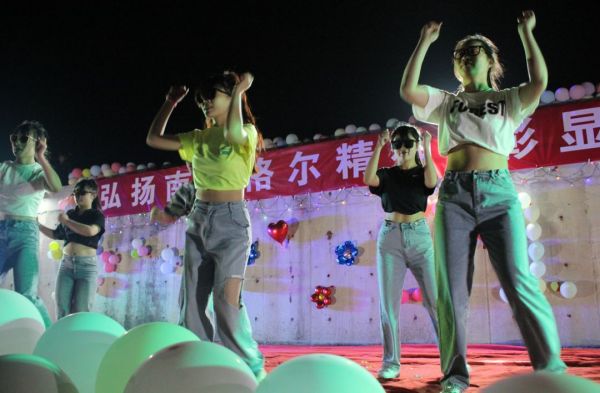“南丁格尔”节日快乐！我院举办庆祝第 111个国际护士节文艺晚会
